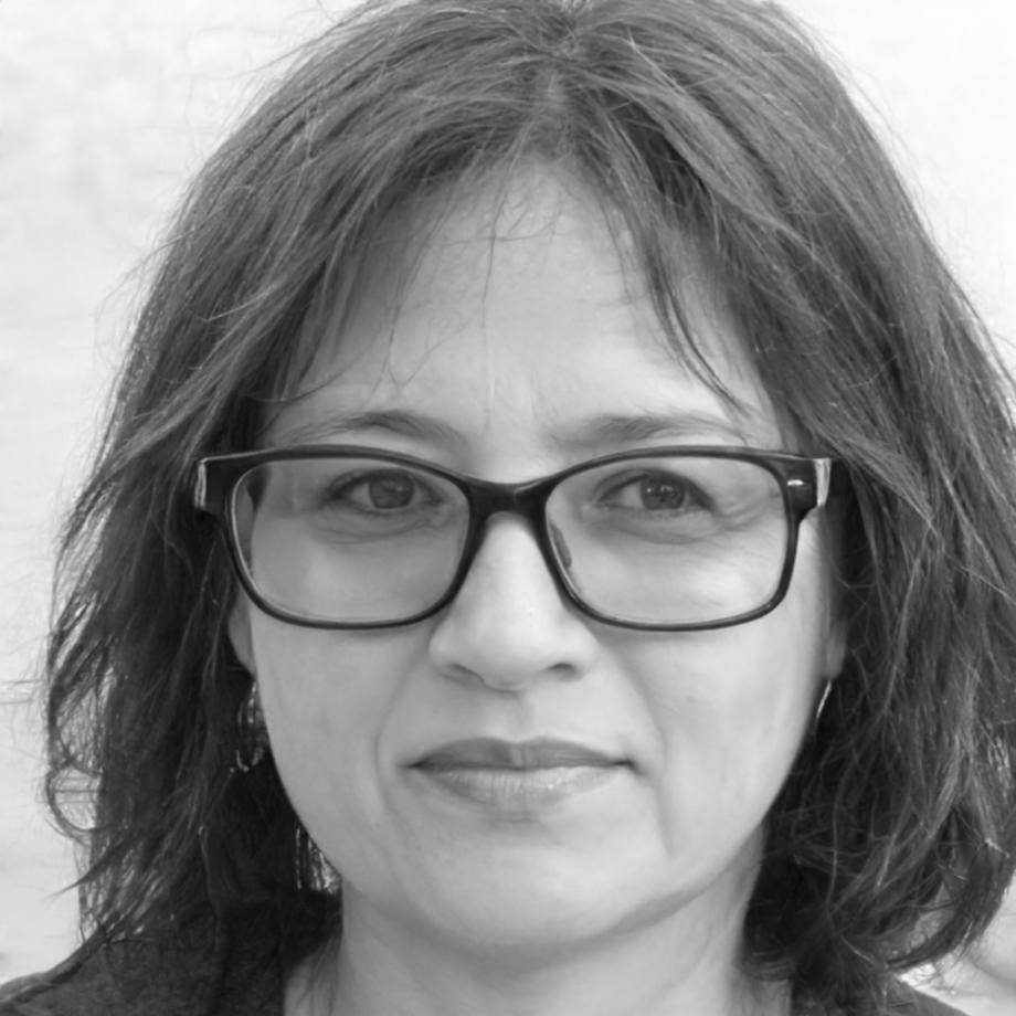 Ritratto di Francesca Lombardi, esperta in tecniche pittoriche tradizionali